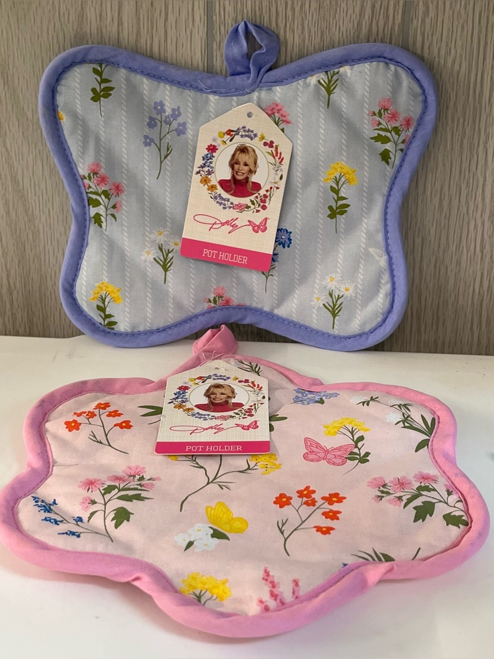 2 Dolly Parton Wildflowers Spring Collection Pot Holders Pink Purple DG Set